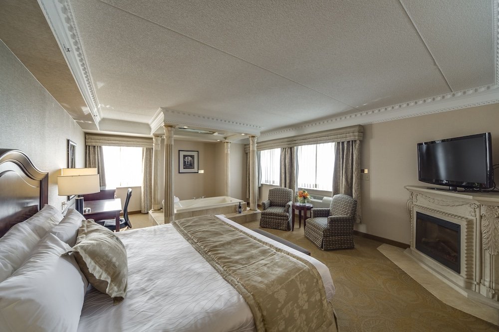 Фото Monte Carlo Inn & Suites Downtown Markham