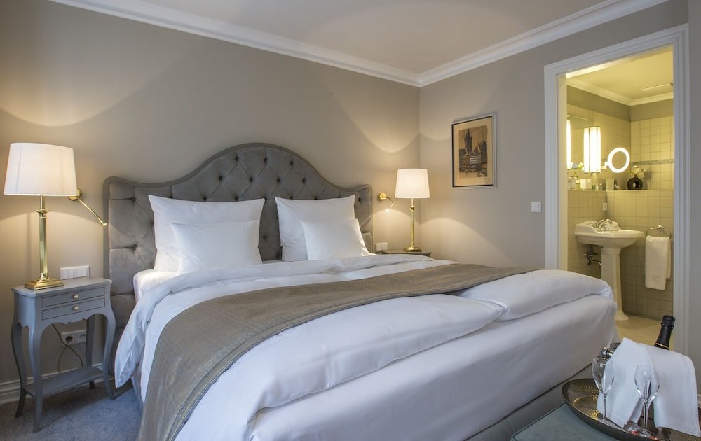 Фото Romantik Hotel zur Glocke