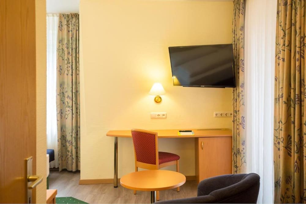 Фото Hotel Gremersdorf - Zum Grünen Jäger