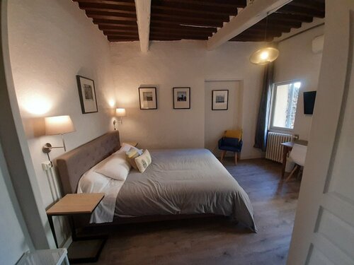 Гостиница Saint-Florent в Ньоне