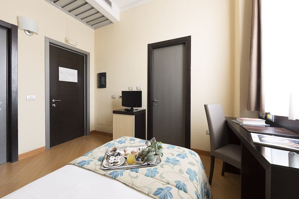 Фото Hotel Naples