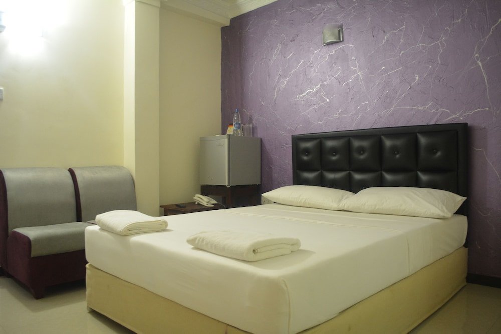 Фото Saasha City Hotel