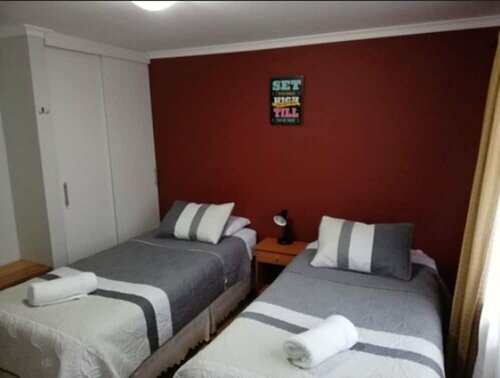 Гостиница Hostal La Base в Пуэрто-Наталес