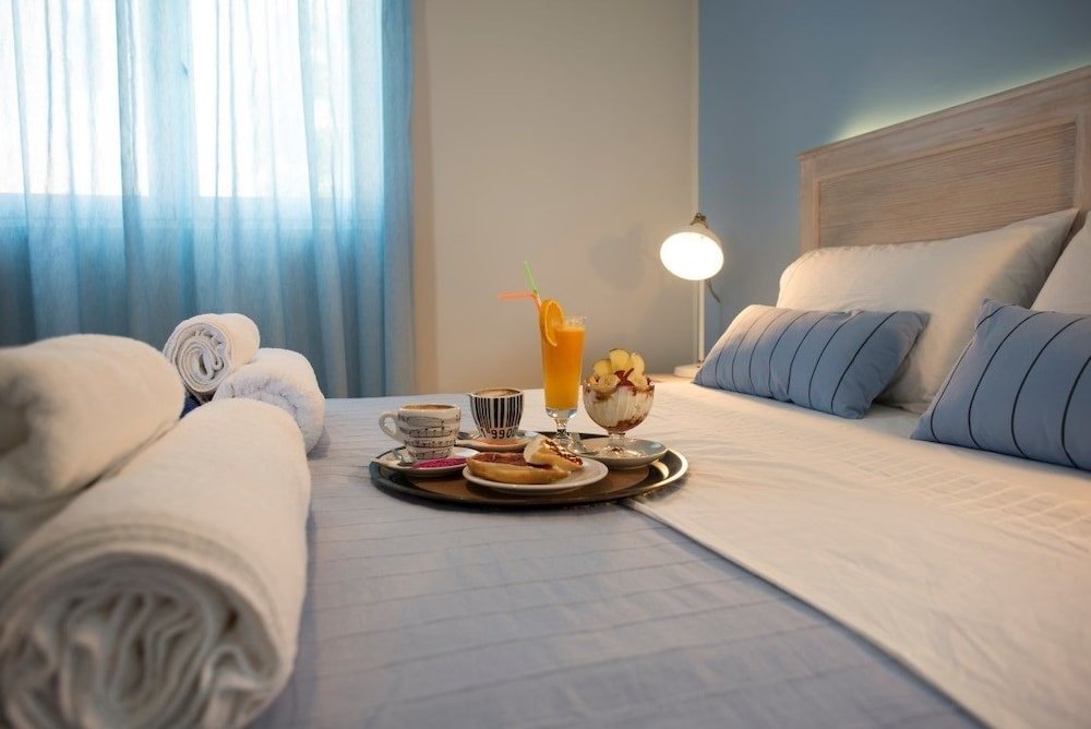 Фото Seabreeze Villa - with Jacuzzi & heated pool