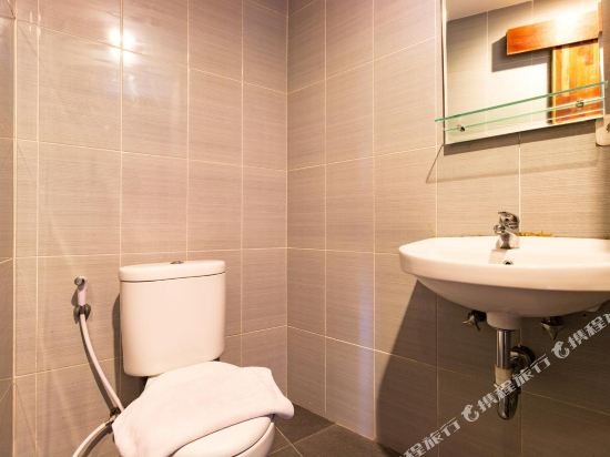 Фото Hadi Poetra Hotel