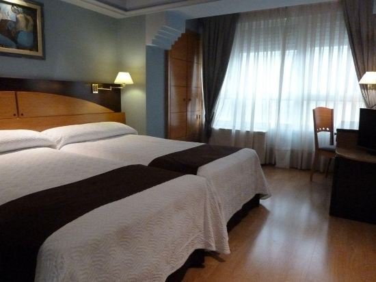 Фото Hotel Corona De Castilla Burgos