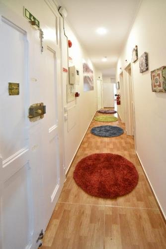 Фото Train Lisbon Hostel