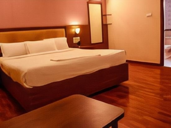 Фото Serene Boutique Hotel