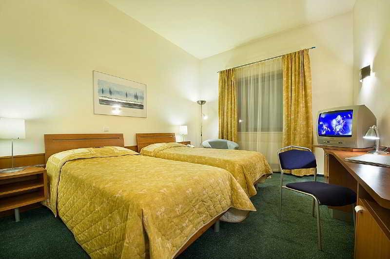 Фото Ramada Airport Hotel Prague