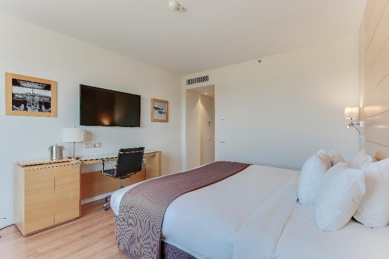 Фото Barcelona Airport Hotel