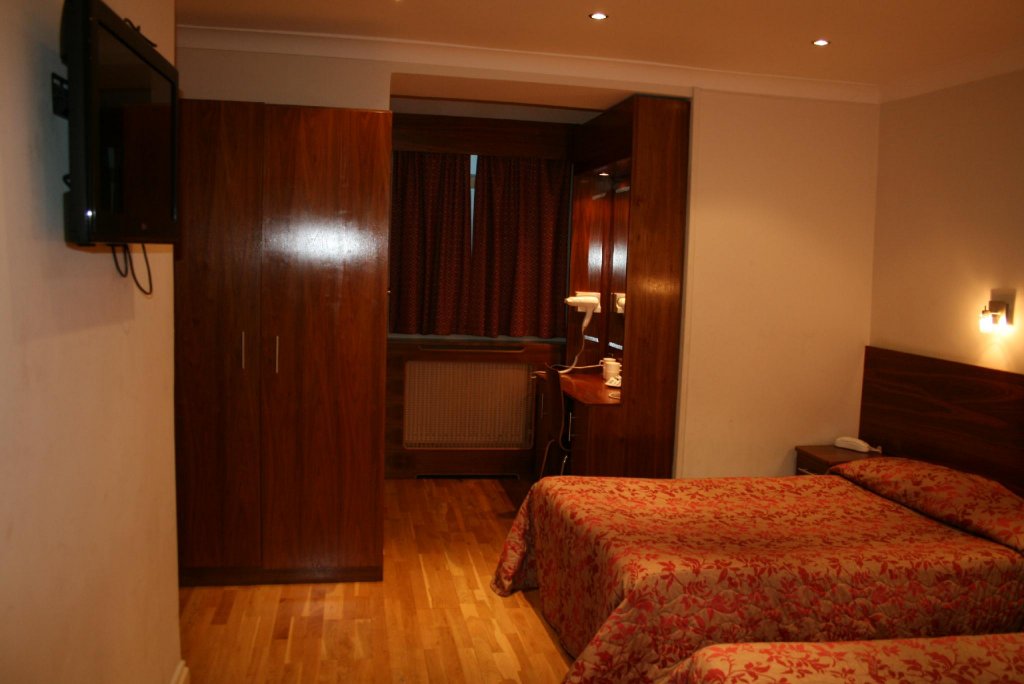 Фото Wedgewood Hotel