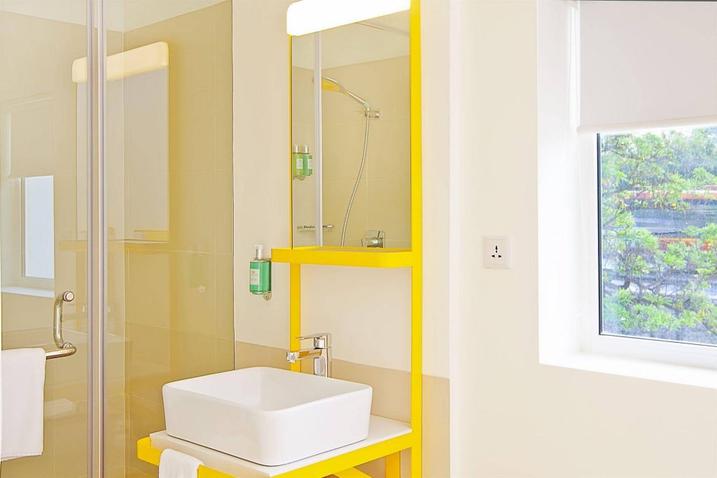 Фото Bloomrooms @ New Delhi Railway Station