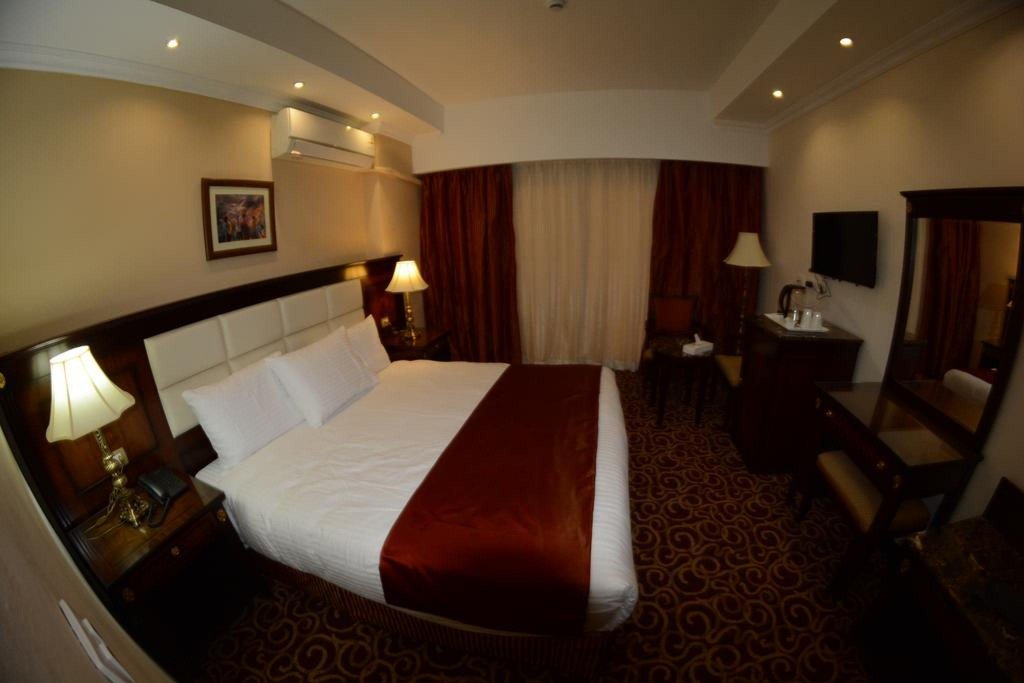 Фото The Guard Hotel