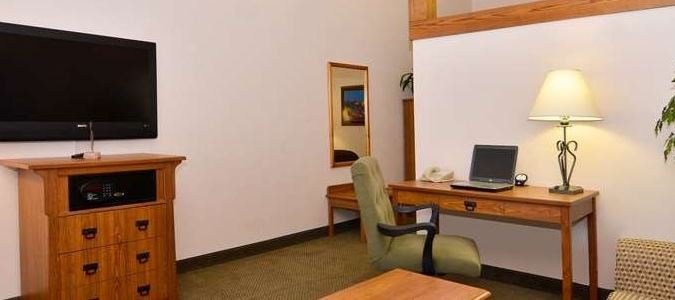 Фото Best Western Plus Saddleback Inn & Conference Center