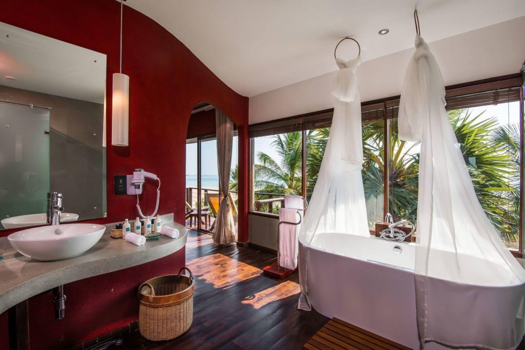 Фото Uga Bay by Uga Escapes