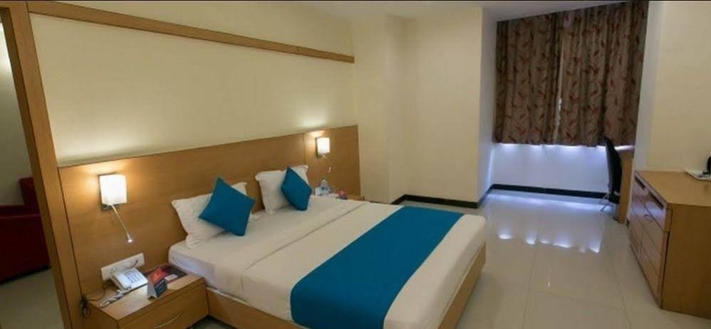 Фото Hotel Mangal City