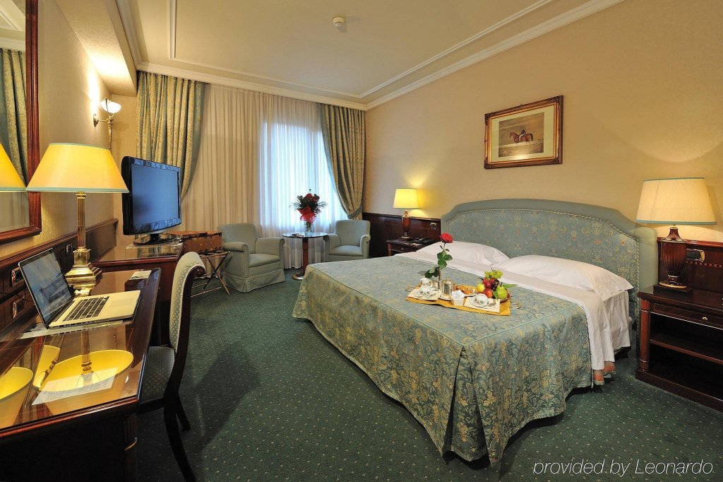 Фото Royal Hotel Carlton