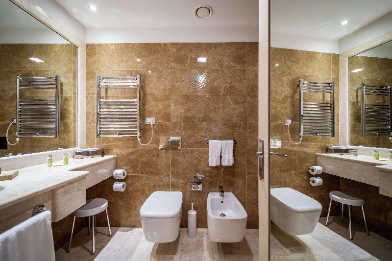 Фото DoubleTree by Hilton Hotel Olbia - Sardinia