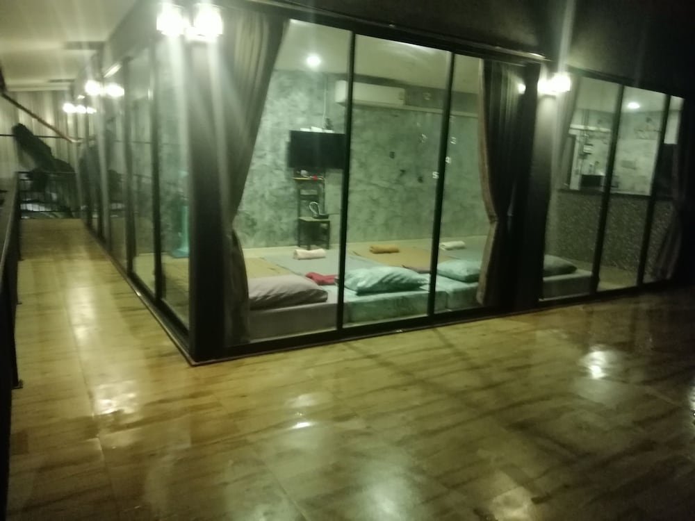 Фото Lom Choi Home Stay Ayutthaya - Hostel