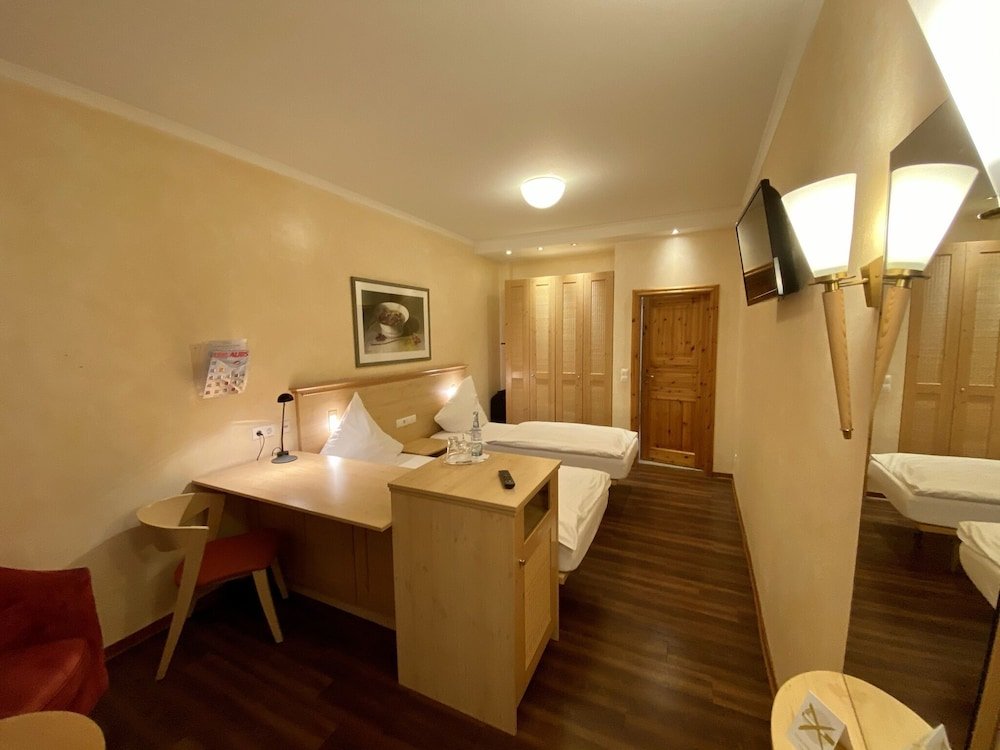 Фото Waldhotel zum Bergsee Damme