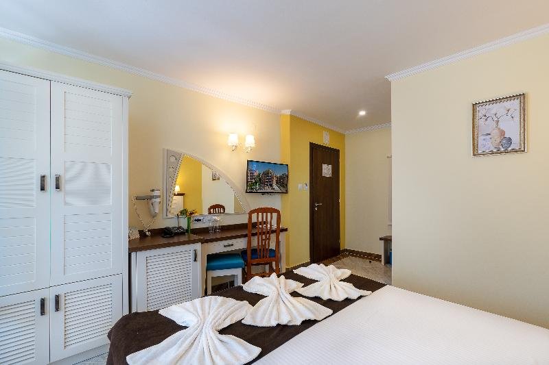 Фото Family Hotel Evridika