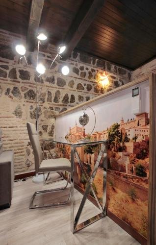 Фото Apartamentos con patio junto a la catedral by Toledo Ap