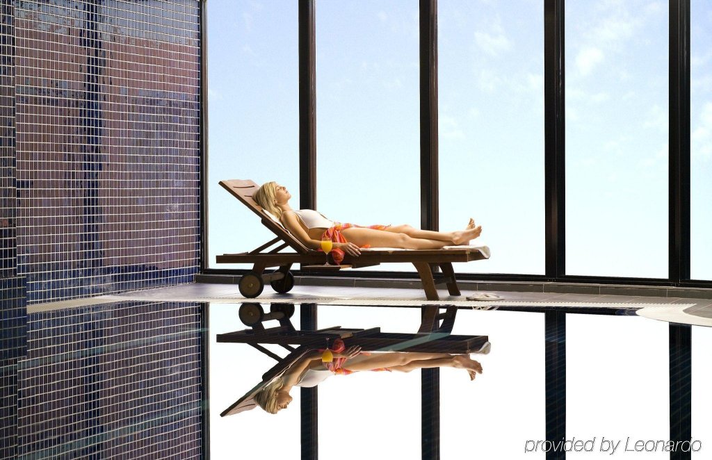 Фото Meriton Suites Kent Street, Sydney