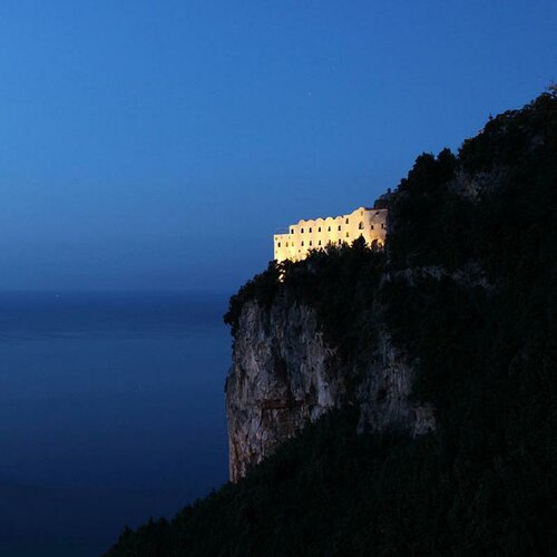 Гостиница Monastero Santa Rosa Hotel & SPA