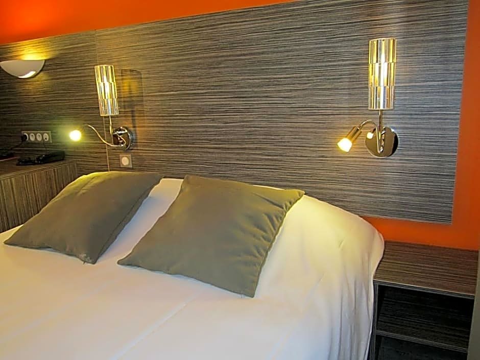 Фото Hôtel Bristol Le Puy-en-Velay