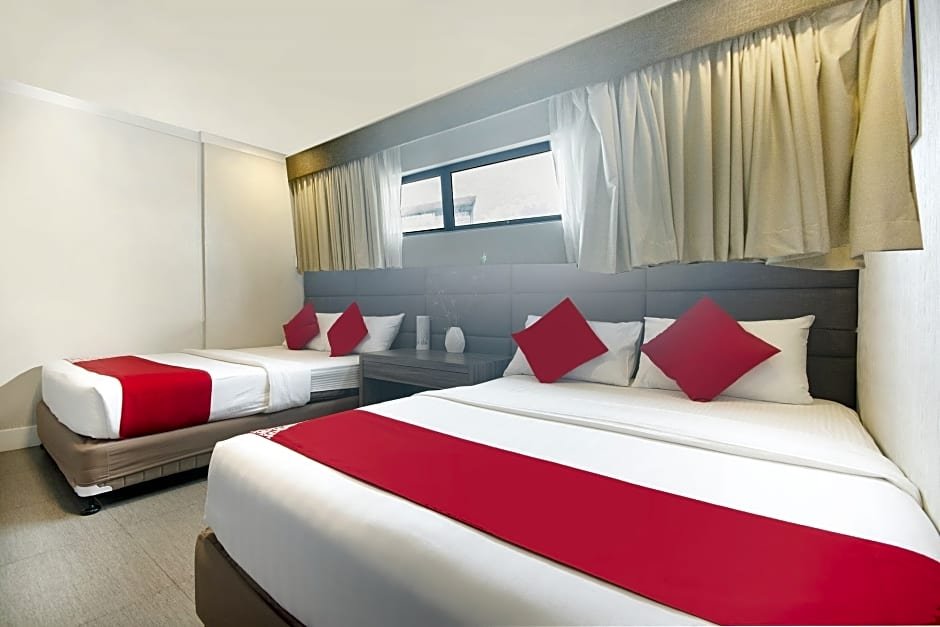 Фото Oyo 208 Anika Suites