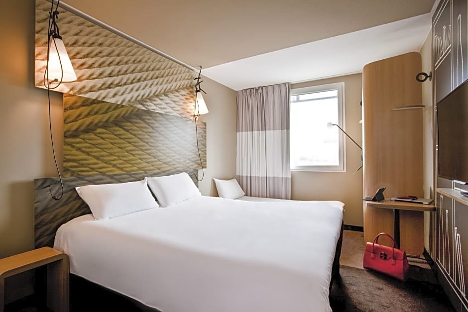 Фото Ibis London Docklands Canary Wharf