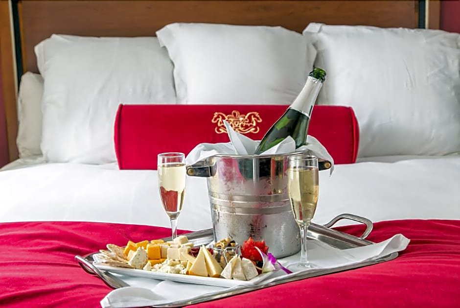 Фото Bourbon Orleans Hotel