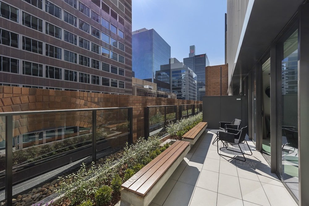 Фото Skye Suites Sydney