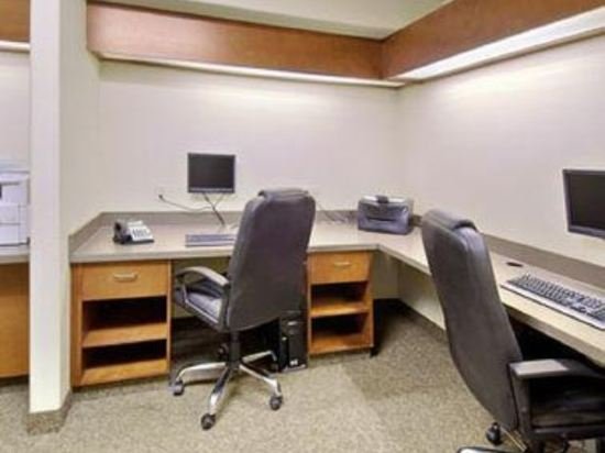 Фото Super 8 by Wyndham High Level Ab