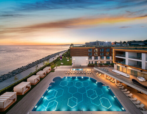 Внешний вид отеля Crowne Plaza Istanbul Florya в Бакыркёйе, фото 1