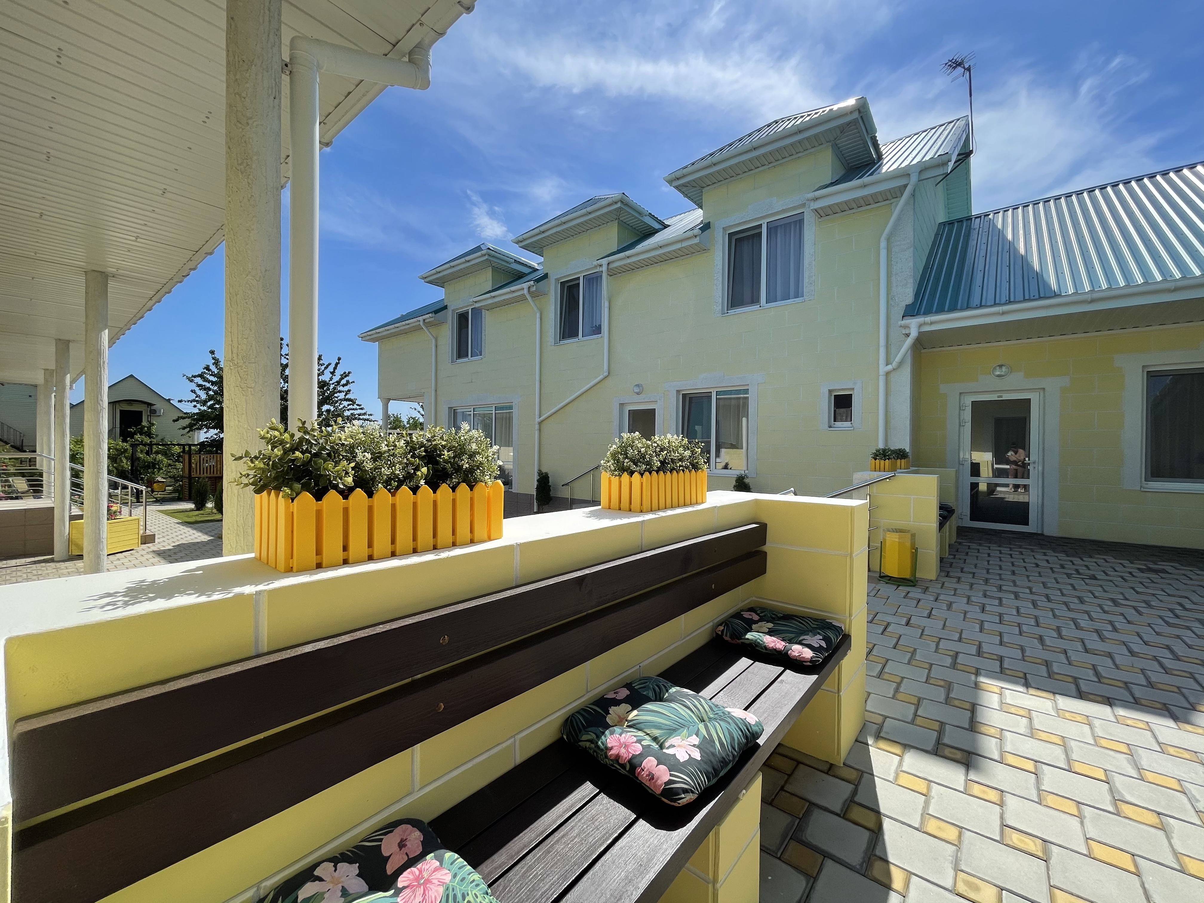 Фото отеля 1