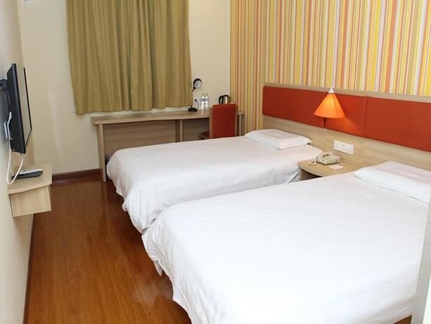 Фото Chengdu Home Inn - People's Park