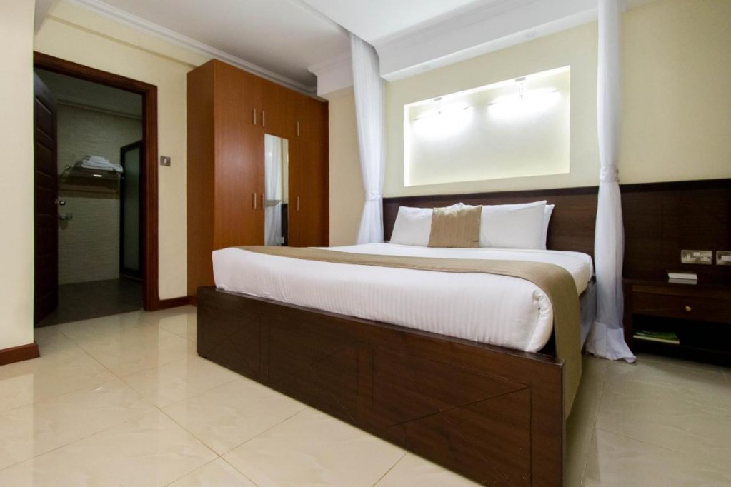 Фото Pinecone Hotel