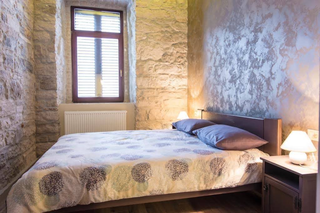 Фото Mimoza Old Town Pula Apartments