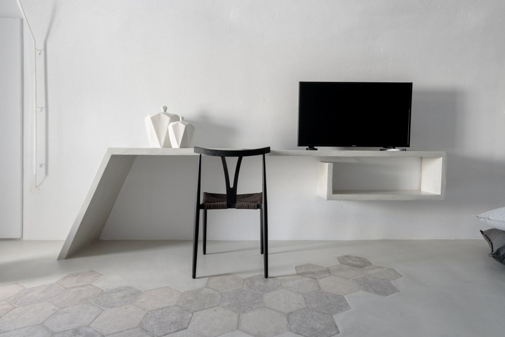 Фото Solstice Luxury Suites