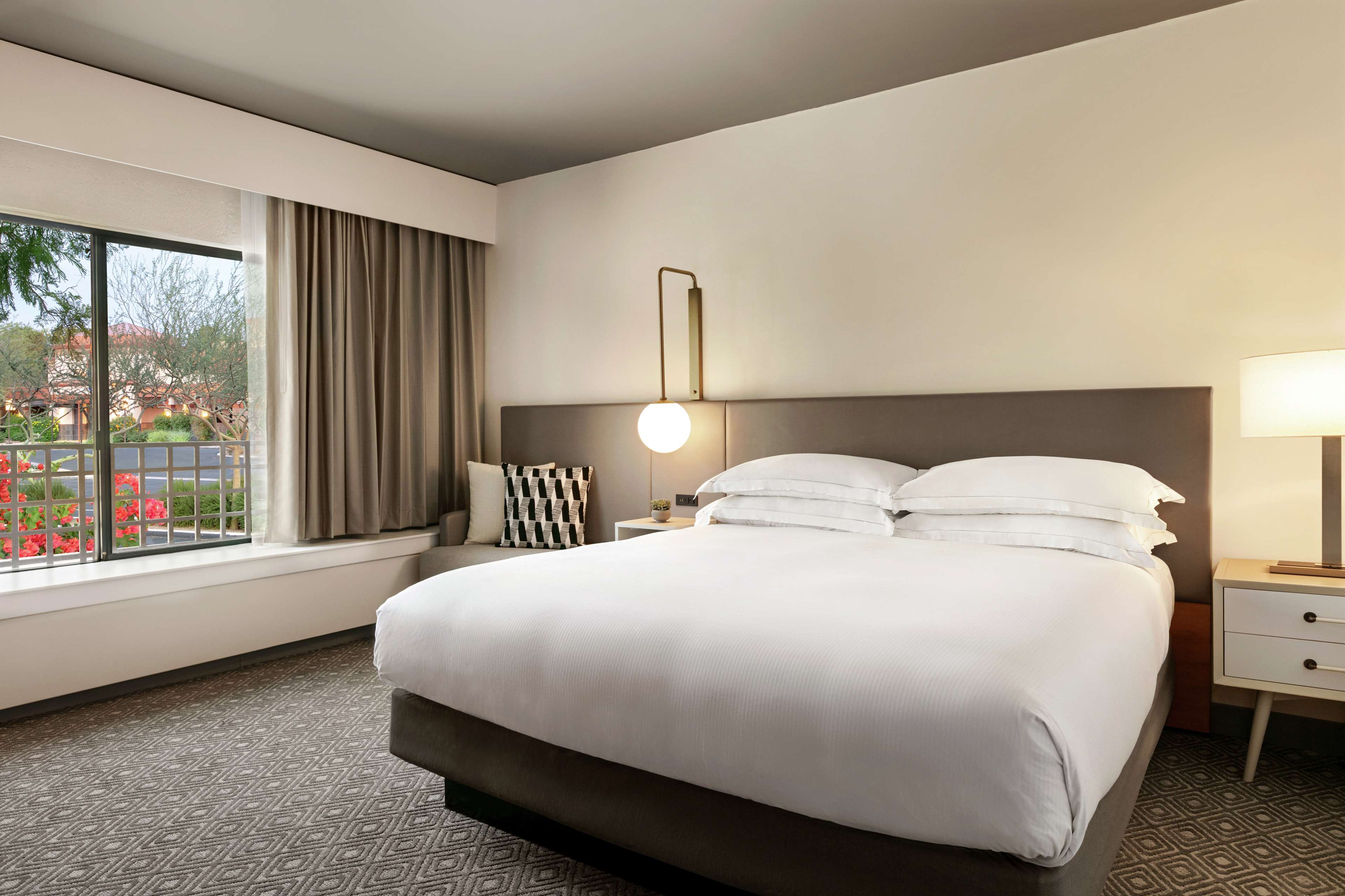 Фото Hilton Scottsdale Resort & Villas