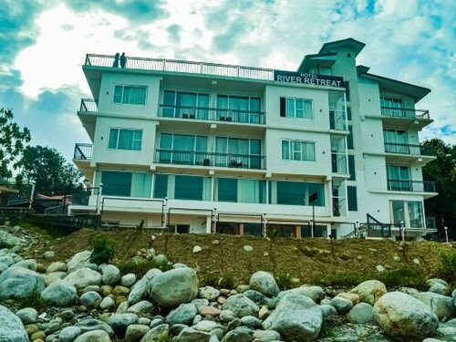 Hotel River Retreat