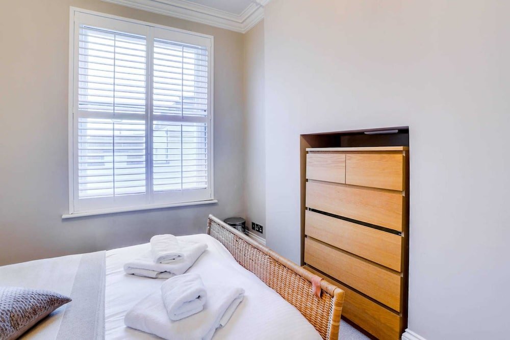 Фото Fulham Large 1 bed Flat in Charming Building
