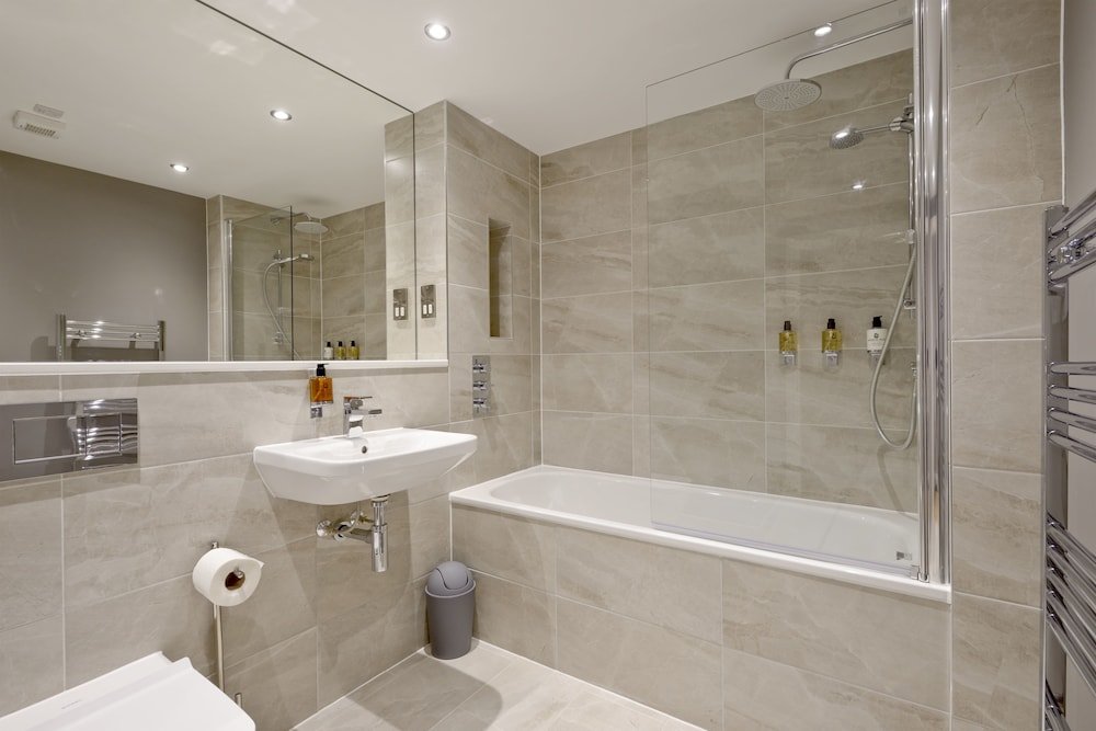 Фото Destiny Scotland Chisholm Hunter Suites