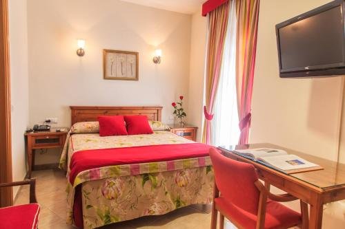 Фото Hostal Antigua Morellana