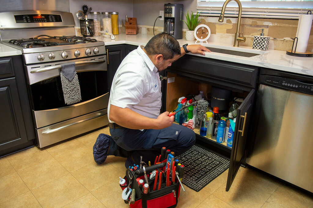 Plumbing works Bluefrog Plumbing + Drain of North Dallas, State of Texas, photo