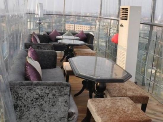 Фото Hotel Golden Oak