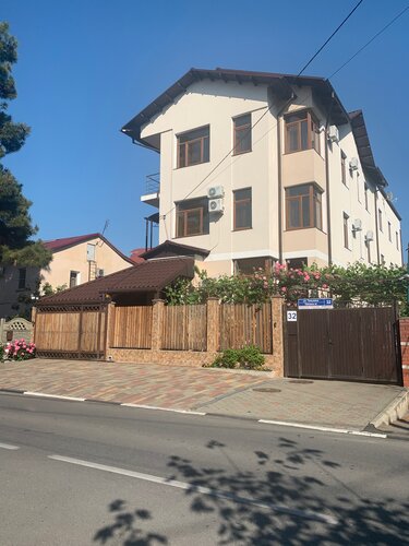 Внешний вид отеля ЮгРа в Геленджике, фото 3