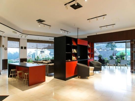 Фото Parkland Hotel