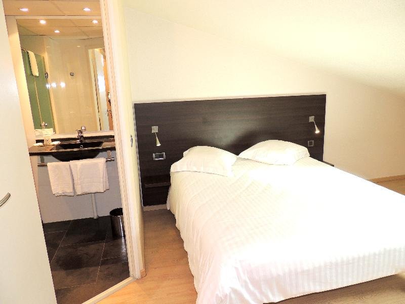 Фото Escale Oceania Marseille Vieux Port